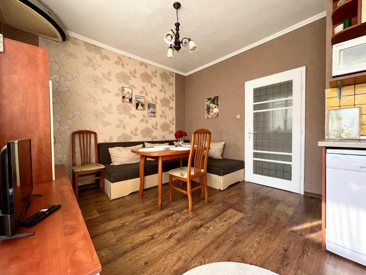 Apartment Acacia Varna Exteriör bild